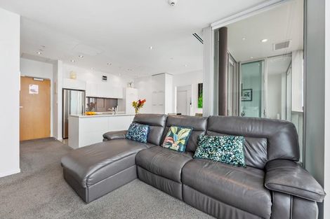 Photo of property in Sentinel Apartments, 802/3 Northcroft Street, Takapuna, Auckland, 0622