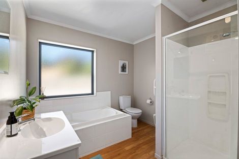 Photo of property in 8-8a Coromandel Street, Wanaka, 9305