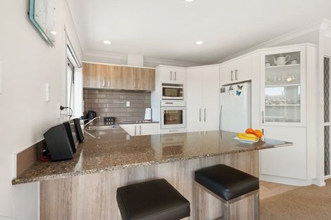 Photo of property in 28 Ngahere Street, Otumoetai, Tauranga, 3110