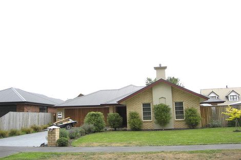 Photo of property in 132 Rothesay Road, Parklands, Christchurch, 8083