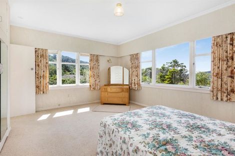 Photo of property in 4 Tainui Terrace, Tawa, Wellington, 5028