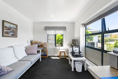 Photo of property in 2/701 Great North Road, Grey Lynn, Auckland, 1021