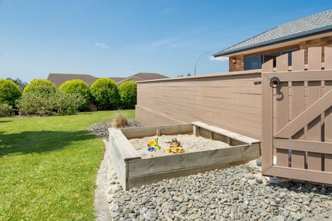 Photo of property in 2 Waterside Drive, Pyes Pa, Tauranga, 3112