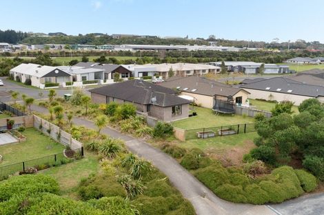 Photo of property in 27 Scoria Close, Pyes Pa, Tauranga, 3112
