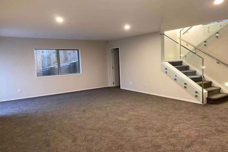 Photo of property in 579 Glenfield Road, Totara Vale, Auckland, 0629