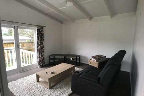 Photo of property in 57 Candia Road, Henderson Valley, Auckland, 0614