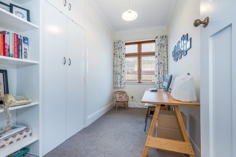 Photo of property in 1 Saint Ronans Avenue, Waterloo, Lower Hutt, 5011