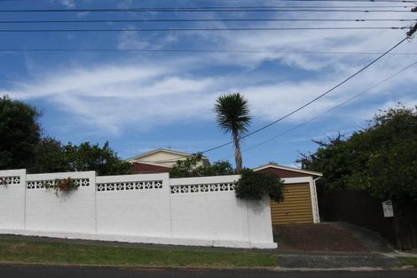 Photo of property in 2/949 Beach Road, Torbay, Auckland, 0630