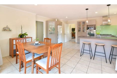 Photo of property in 88a Brian Crescent, Stanmore Bay, Whangaparaoa, 0932