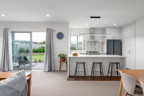 Photo of property in 16 Teatree Close, Huntington, Hamilton, 3210