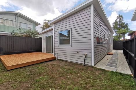 Photo of property in 37 Takapu Street, Henderson, Auckland, 0612
