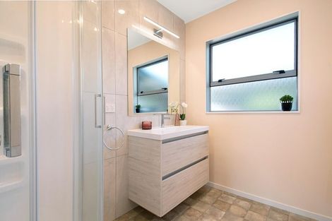 Photo of property in 3/73 Vintage Drive, Henderson, Auckland, 0612