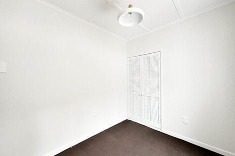 Photo of property in 1/17 Lyons Avenue, Murrays Bay, Auckland, 0630