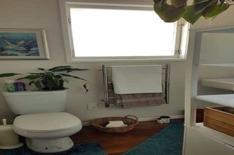 Photo of property in 2 Staines Avenue, Mangere East, Auckland, 2024