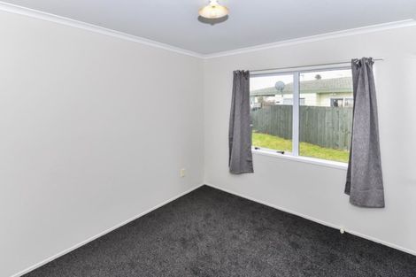 Photo of property in 2/20 Solveig Place, Randwick Park, Auckland, 2105