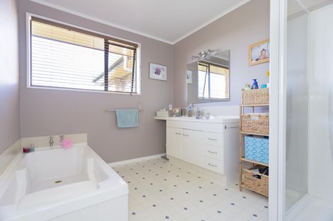 Photo of property in 15 Ashburn Street, Oamaru North, Oamaru, 9400