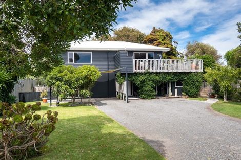 Photo of property in 6 Wellwood Terrace, Te Awanga, 4102