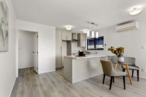 Photo of property in 36 Lorikeet Place, Unsworth Heights, Auckland, 0632