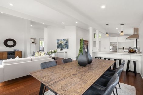 Photo of property in 18 Heaton Grove, Chatswood, Auckland, 0626