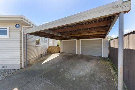 Photo of property in 8 Essex Place, Milson, Palmerston North, 4414