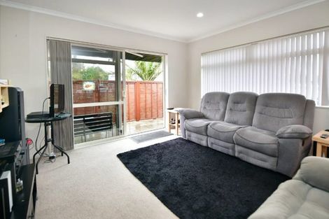 Photo of property in 10 Centreway Road, Orewa, 0931