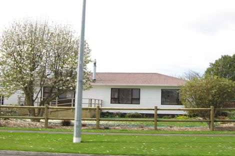 Photo of property in 3 Nikau Street, Inglewood, 4330