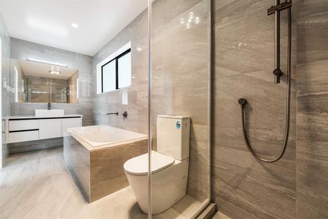 Photo of property in 76a Botany Road, Botany Downs, Auckland, 2010