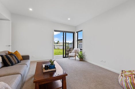 Photo of property in 1156a South Road, Oakura, 4314