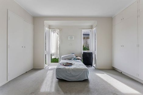 Photo of property in 58 Prince Regent Drive, Half Moon Bay, Auckland, 2012