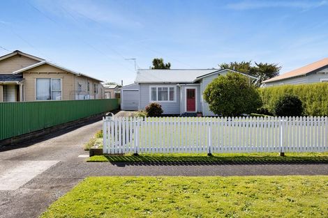 Photo of property in 12 Burns Street, Hawera, 4610