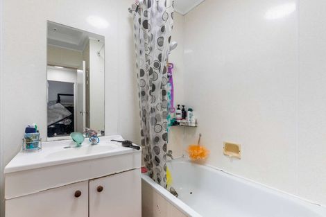 Photo of property in 1/12 Citril Place, Red Hill, Papakura, 2110