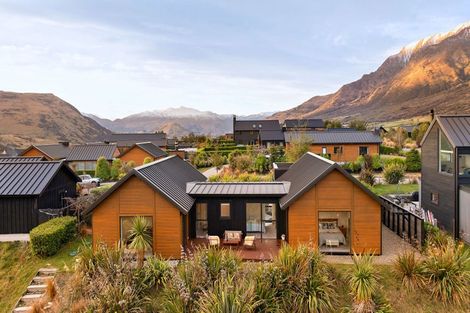 Photo of property in 24 Mckellar Drive, Jacks Point, Queenstown, 9371