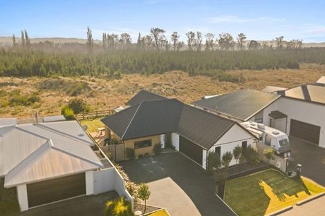 Photo of property in 33 Te Hurunui Drive, Pegasus, 7612