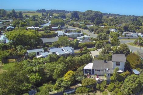 Photo of property in 50 Queens Avenue, Waikuku Beach, 7402