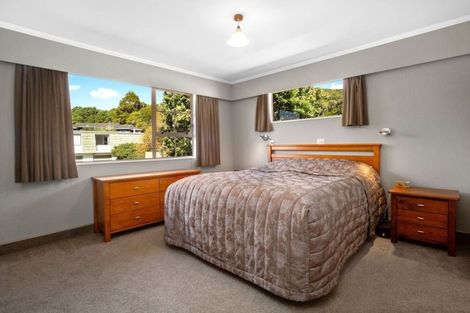 Photo of property in 17 Balliol Drive, Tawa, Wellington, 5028