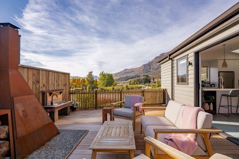 Photo of property in 43 Bannister Street, Jacks Point, Queenstown, 9371