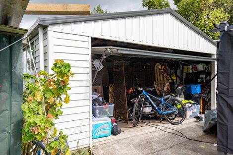 Photo of property in 18 Canal West Road, Waitakaruru, Thames, 3576