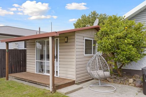 Photo of property in 45 Emlyn Place, Avondale, Christchurch, 8061