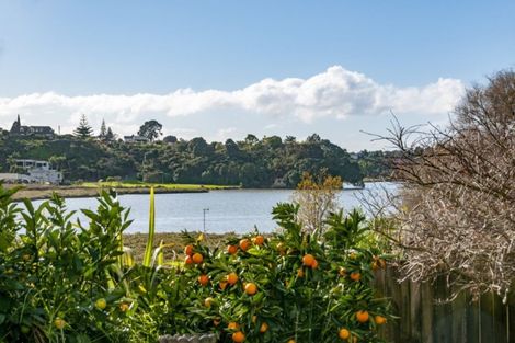 Photo of property in 17 Pampas Grove, Welcome Bay, Tauranga, 3112