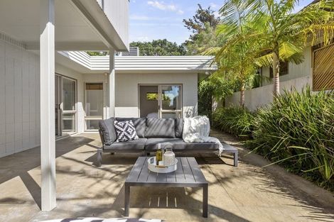 Photo of property in 825 Beach Road, Browns Bay, Auckland, 0630