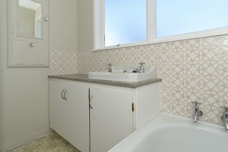 Photo of property in 2 Bellevue Road, Brookfield, Tauranga, 3110