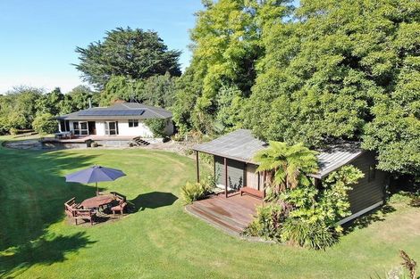 Photo of property in Ravenscliffe, 176 Woodside Road, Woodside, Outram, 9073