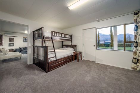 Photo of property in 201 Beacon Point Road, Wanaka, 9305