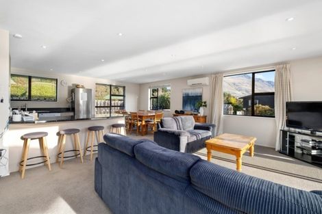 Photo of property in 13 Oregon Drive, Kelvin Heights, Queenstown, 9300