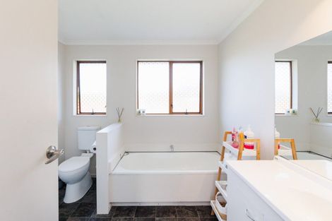 Photo of property in 3 Carter Crescent, Awapuni, Palmerston North, 4412