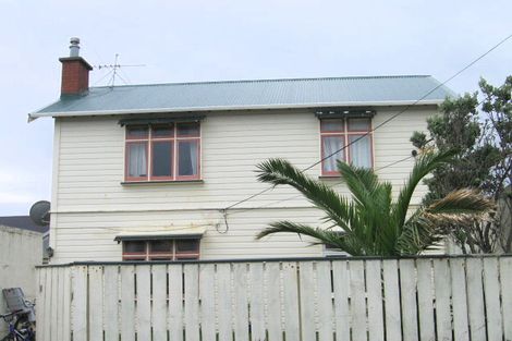 Photo of property in 94 Apu Crescent, Lyall Bay, Wellington, 6022