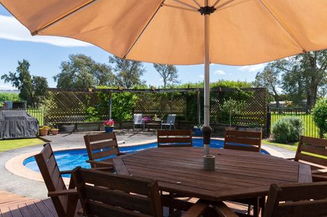 Photo of property in 33 Caesar Road, Ormond, Gisborne, 4071