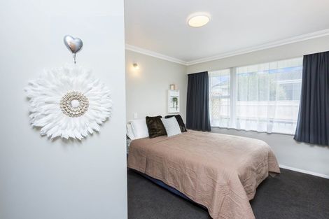 Photo of property in 50 Wai-iti Crescent, Woburn, Lower Hutt, 5010