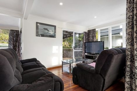 Photo of property in 102 Horoeka Street, Stokes Valley, Lower Hutt, 5019