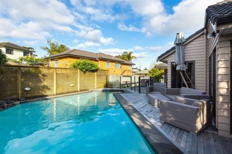 Photo of property in 10 Bundoran Way, Pinehill, Auckland, 0632